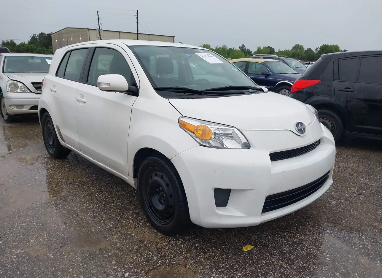 2011 TOYOTA  - Image 1.