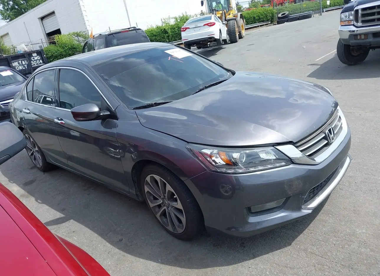 2014 HONDA  - Image 1.