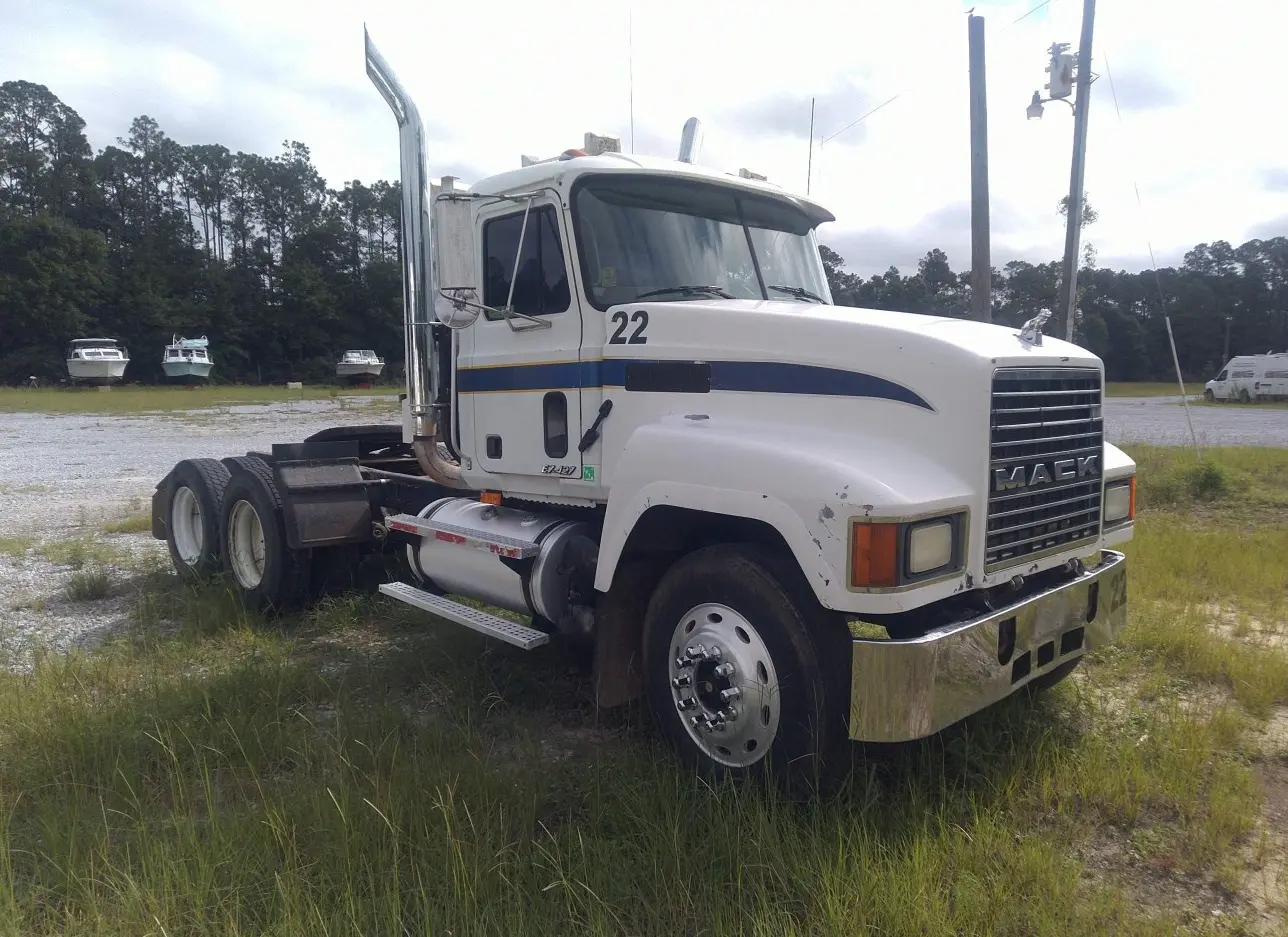 2001 MACK  - Image 1.