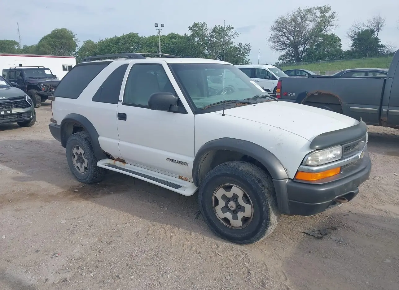 2000 CHEVROLET  - Image 1.