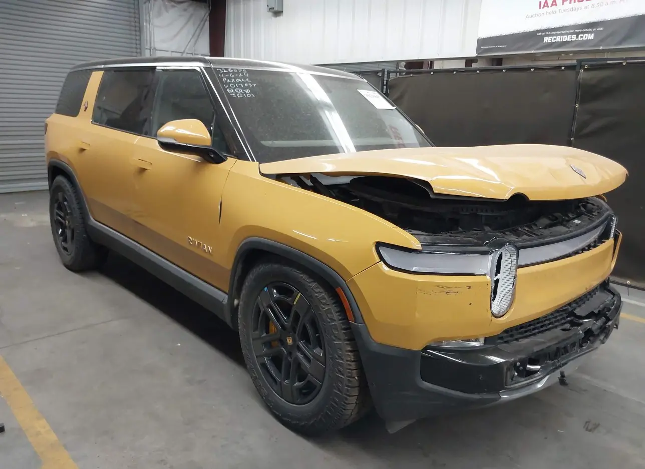 2023 RIVIAN  - Image 1.