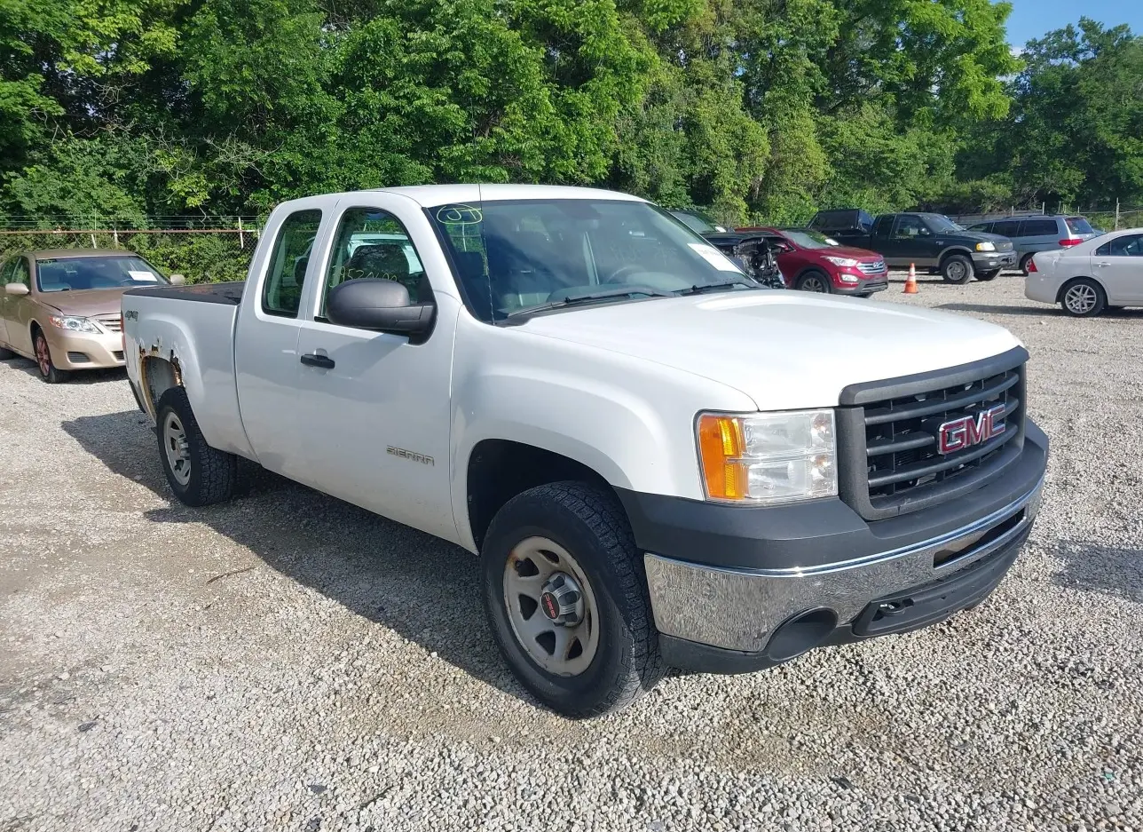 2013 GMC  - Image 1.