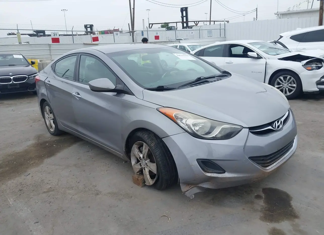 2011 HYUNDAI  - Image 1.