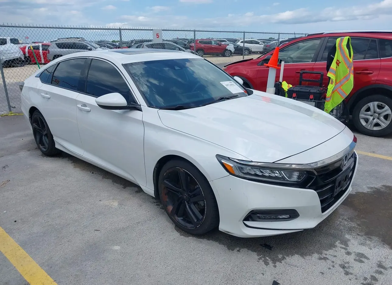 2019 HONDA  - Image 1.