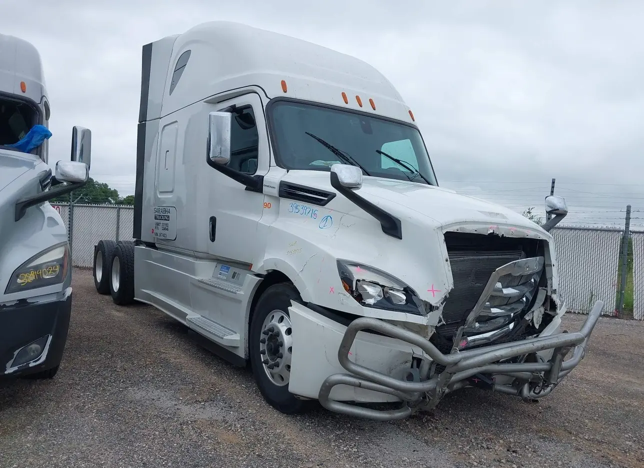 2018 FREIGHTLINER  - Image 1.