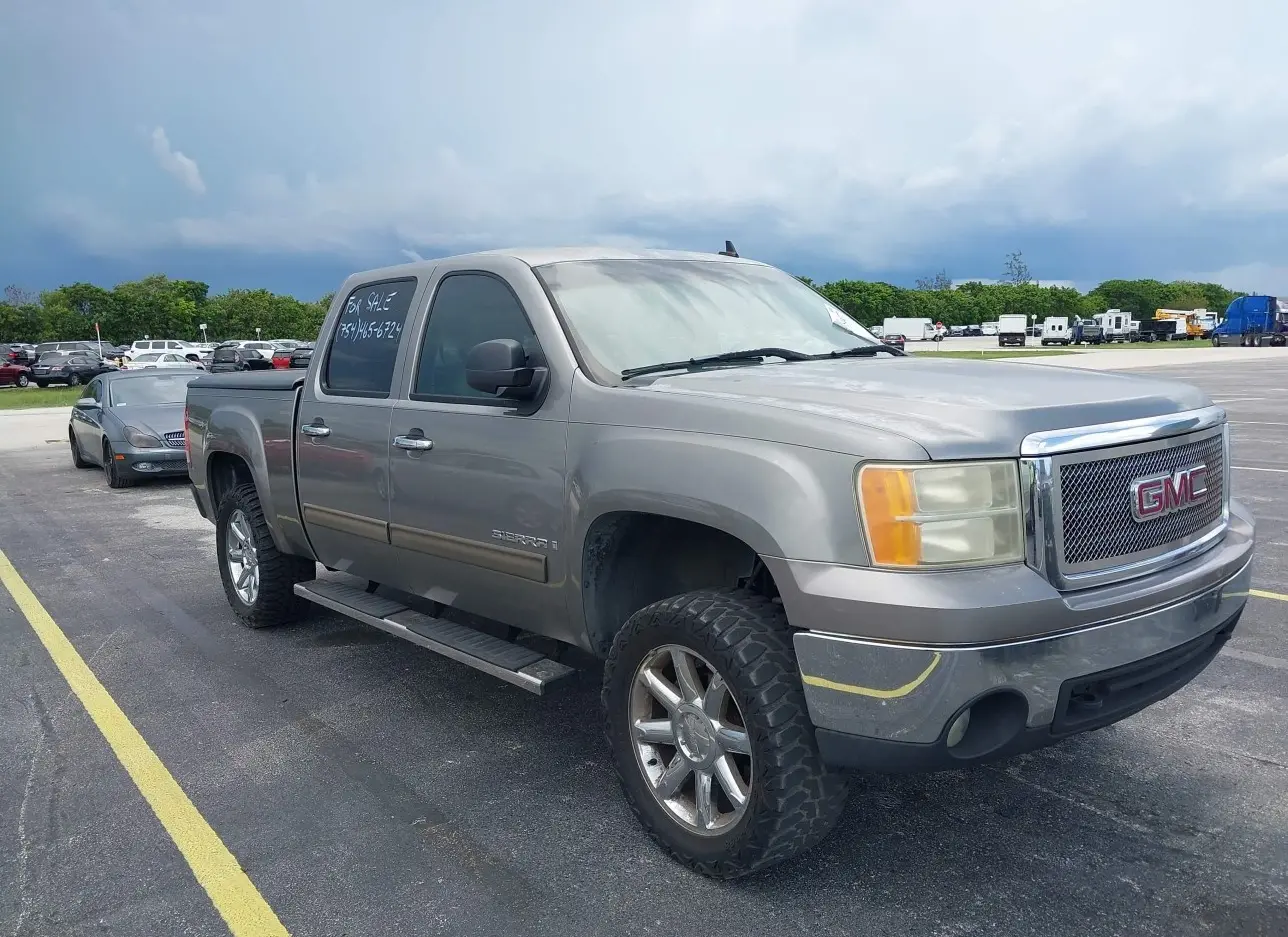 2007 GMC  - Image 1.