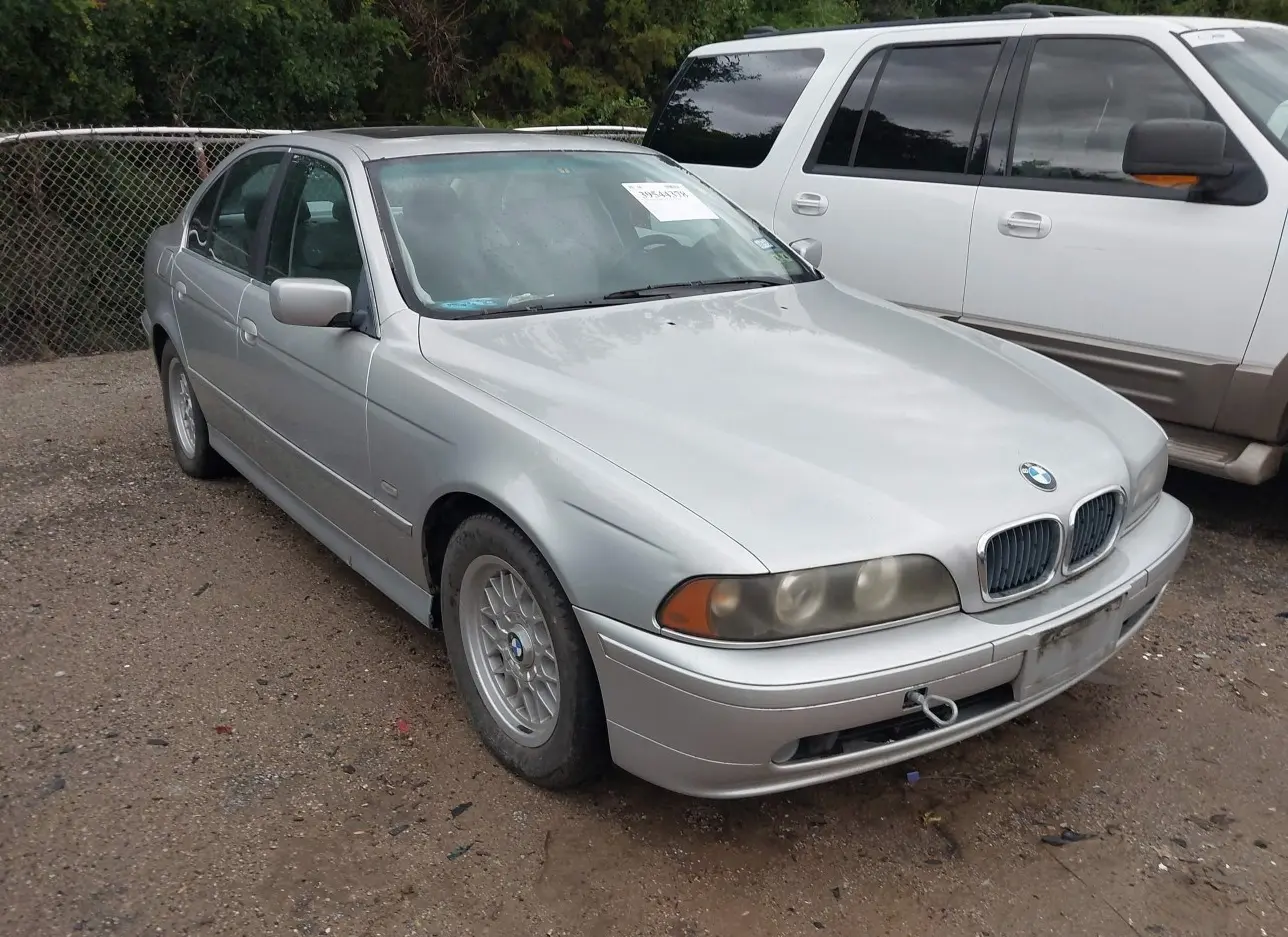 2002 BMW  - Image 1.