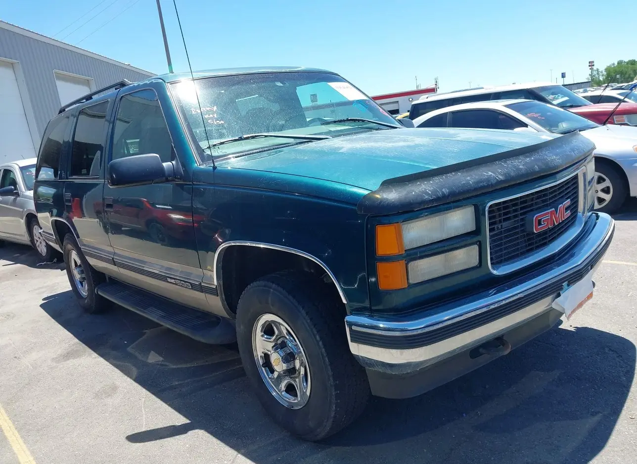 1999 GMC  - Image 1.