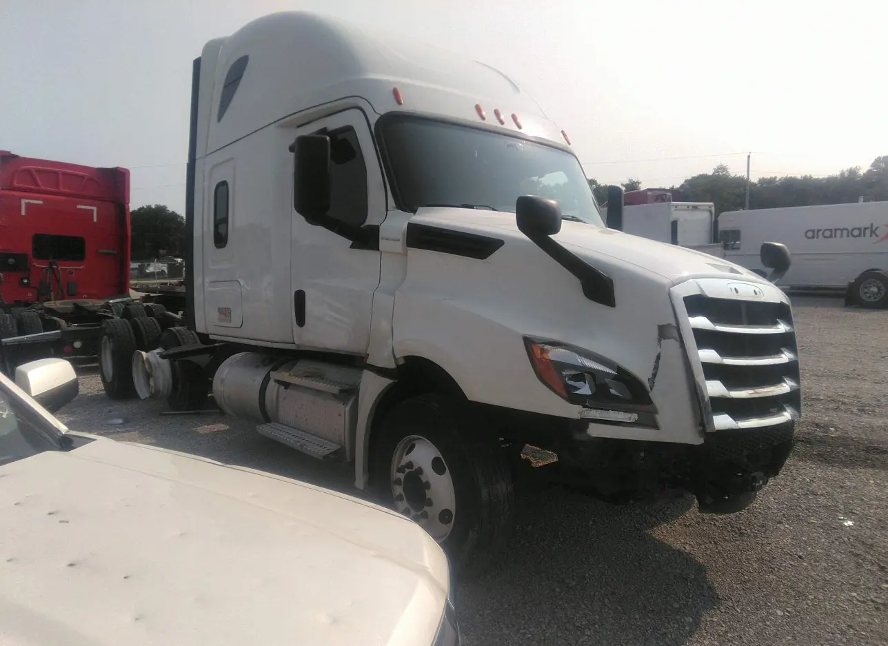 2020 FREIGHTLINER  - Image 1.