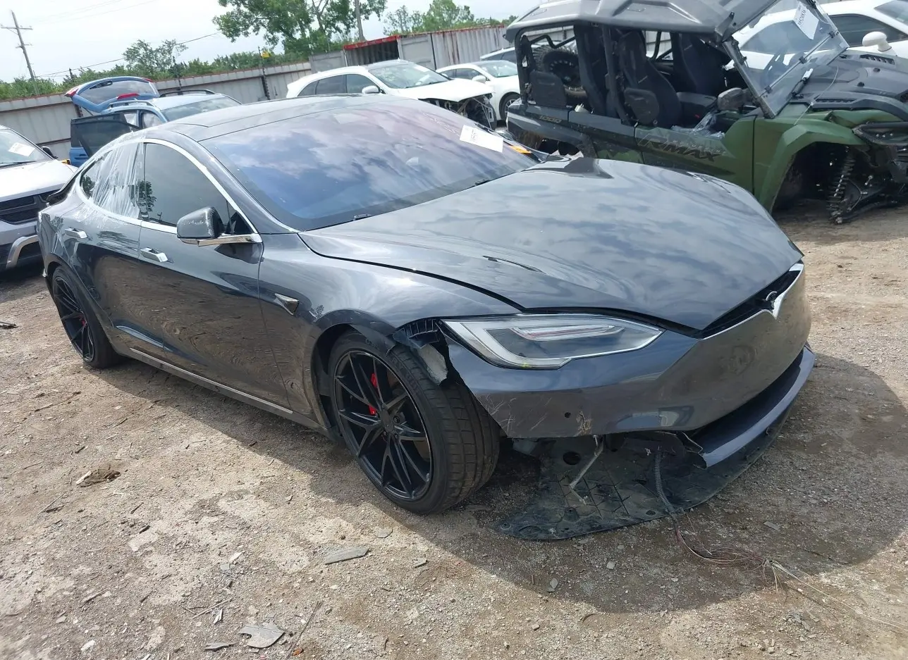 2018 TESLA  - Image 1.