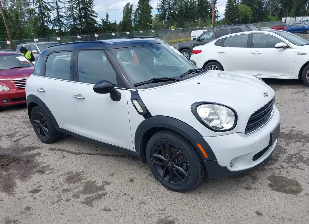 2015 MINI  - Image 1.