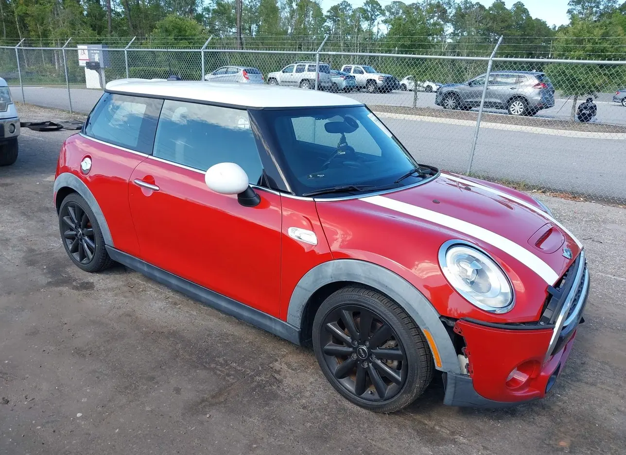 2016 MINI  - Image 1.