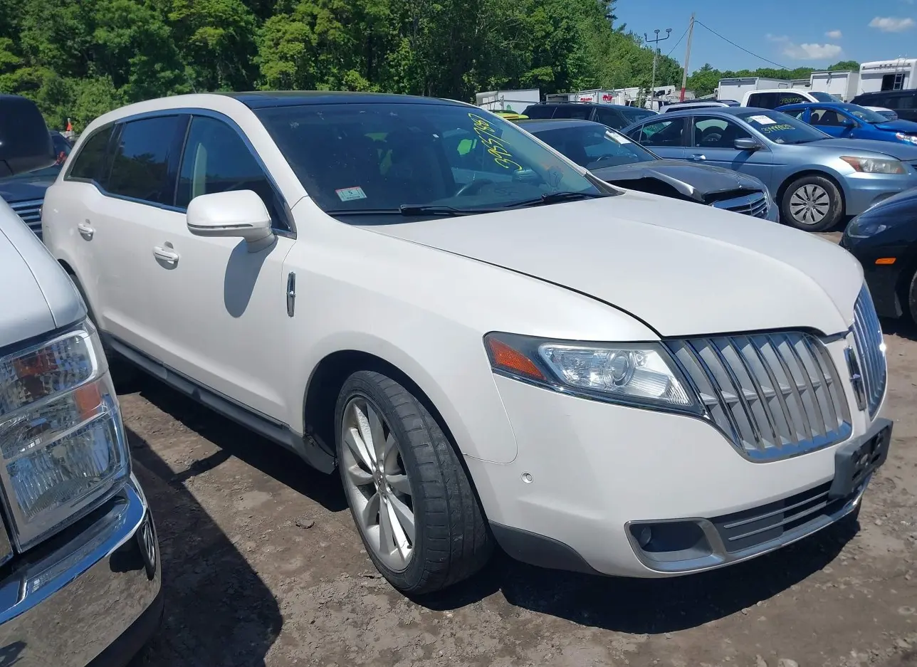 2010 LINCOLN  - Image 1.