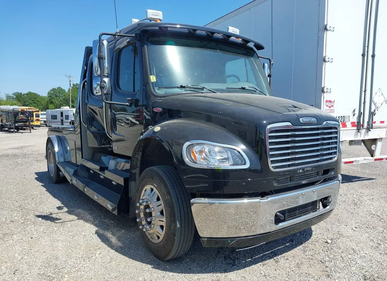 2009 FREIGHTLINER  - Image 1.