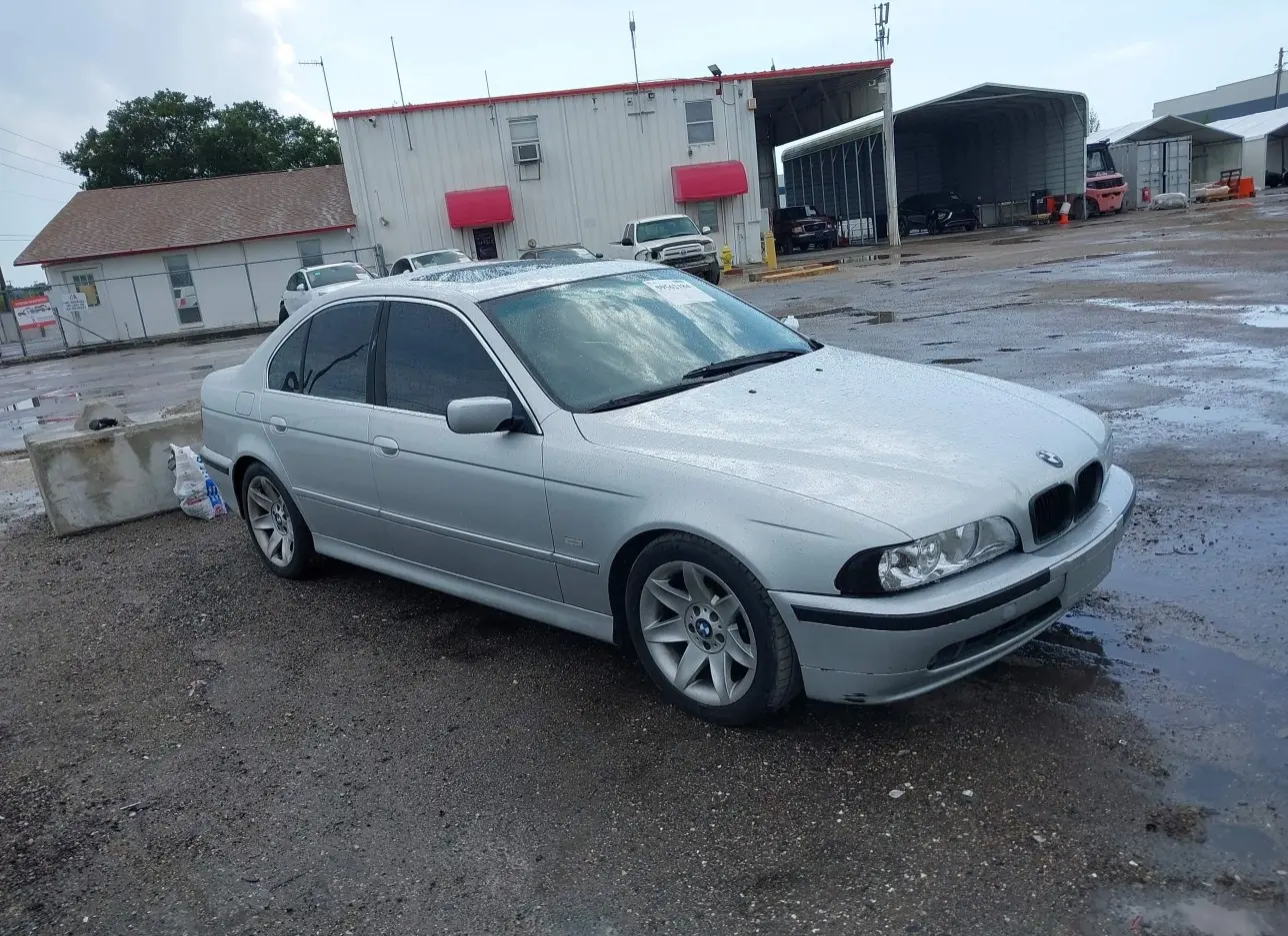 2002 BMW  - Image 1.