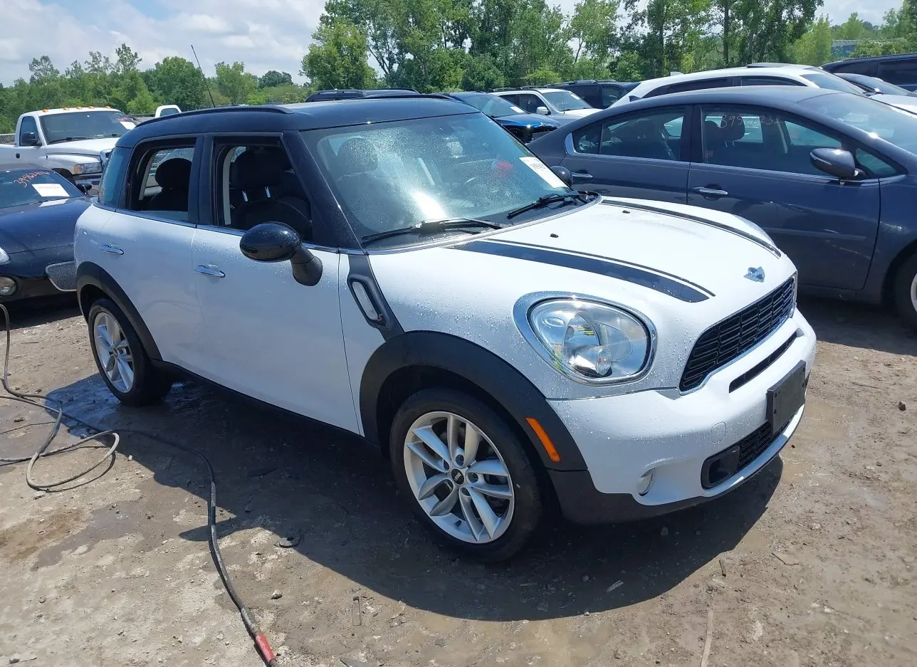 2014 MINI  - Image 1.