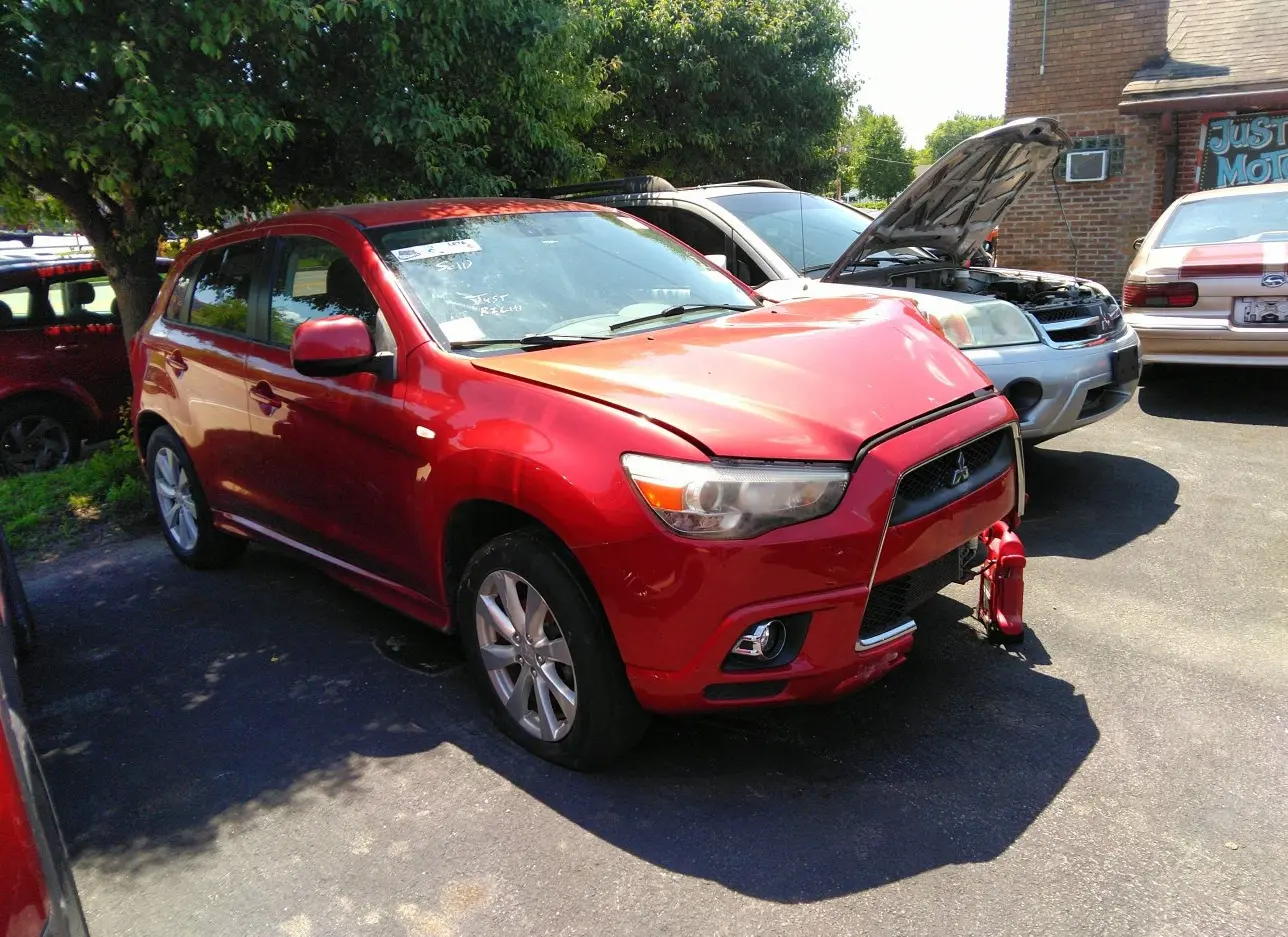 2012 MITSUBISHI  - Image 1.