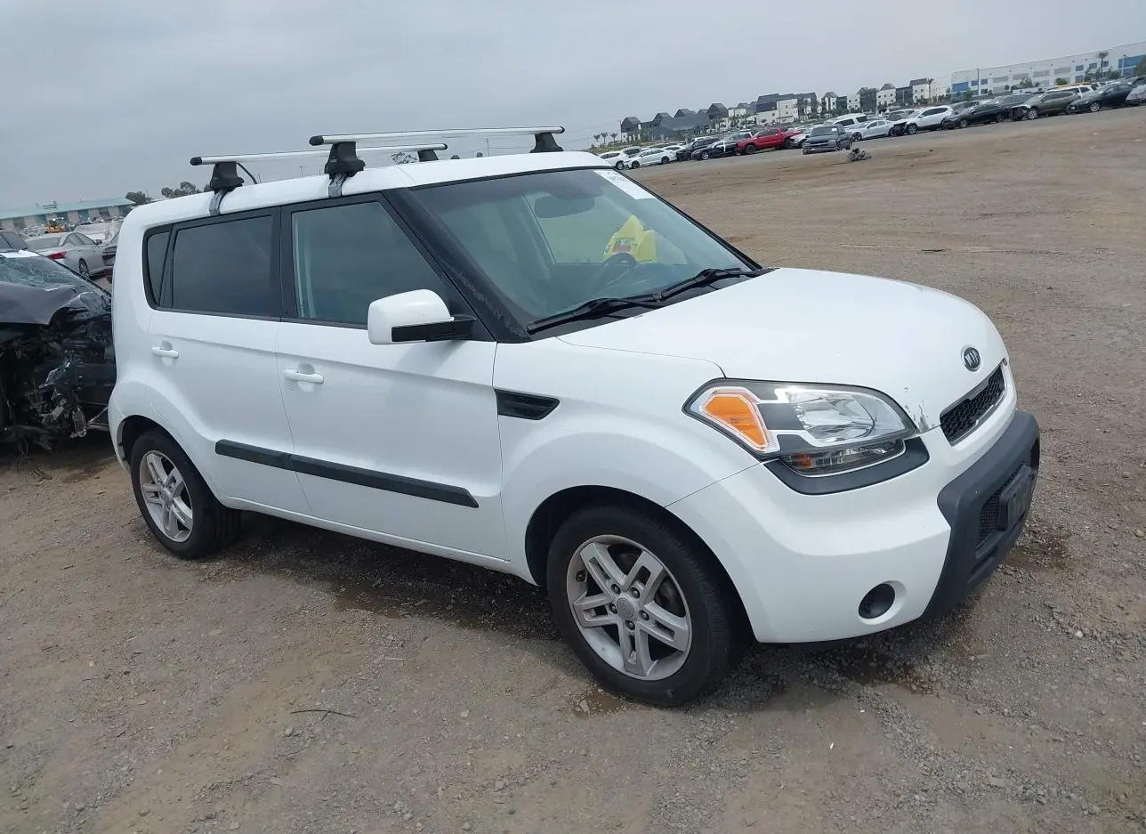 2011 KIA  - Image 1.