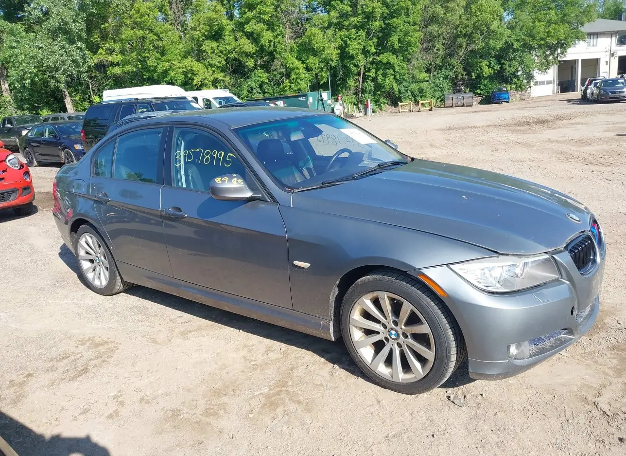 2011 BMW  - Image 1.