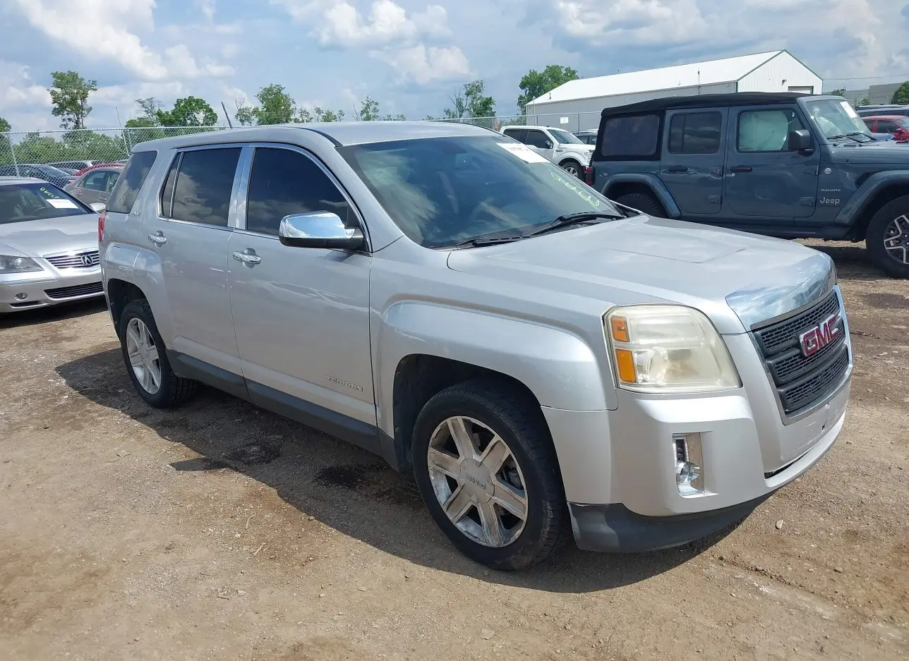 2010 GMC  - Image 1.