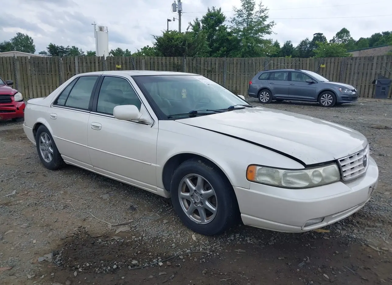 2000 CADILLAC  - Image 1.