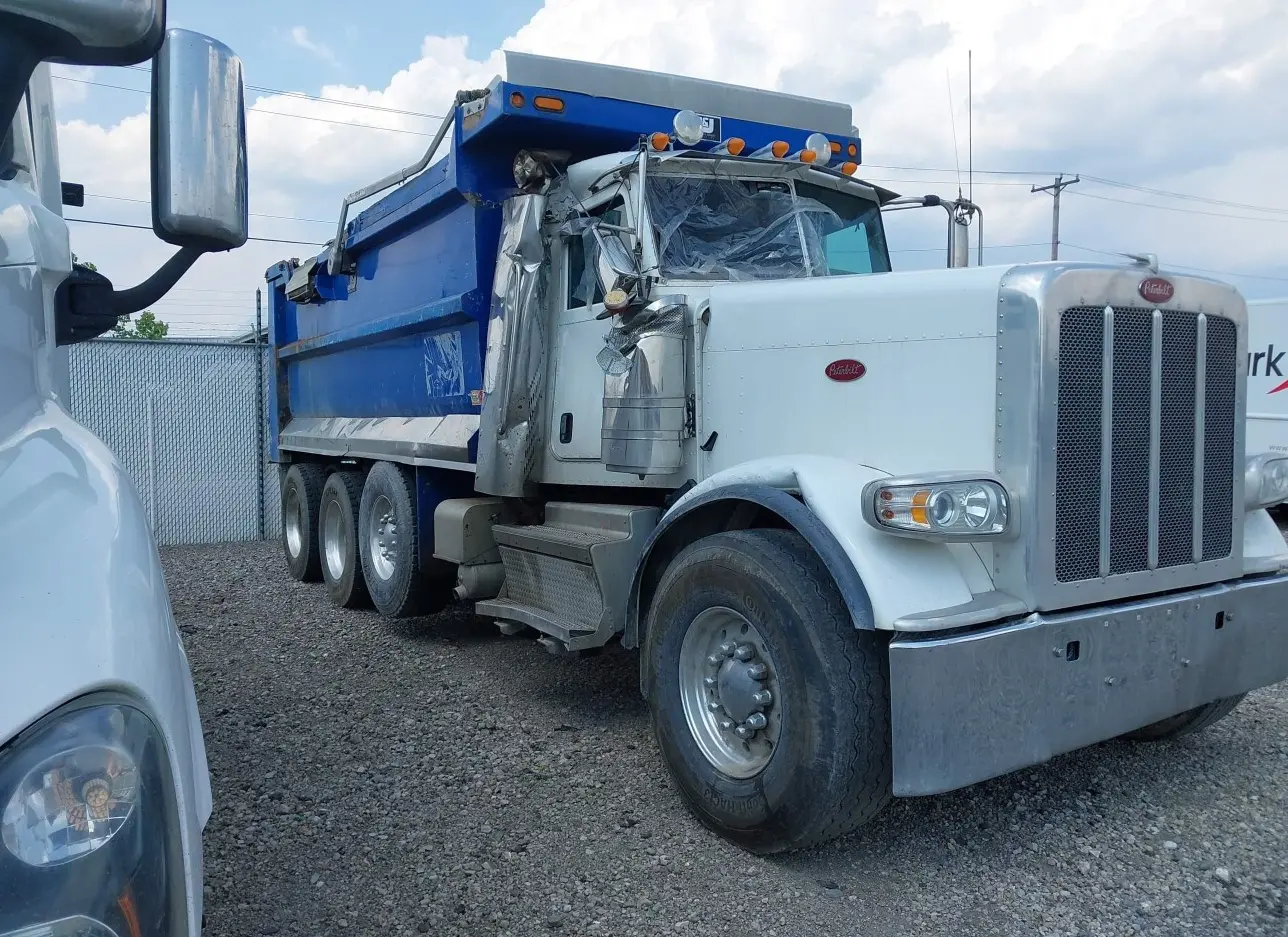 2018 PETERBILT  - Image 1.