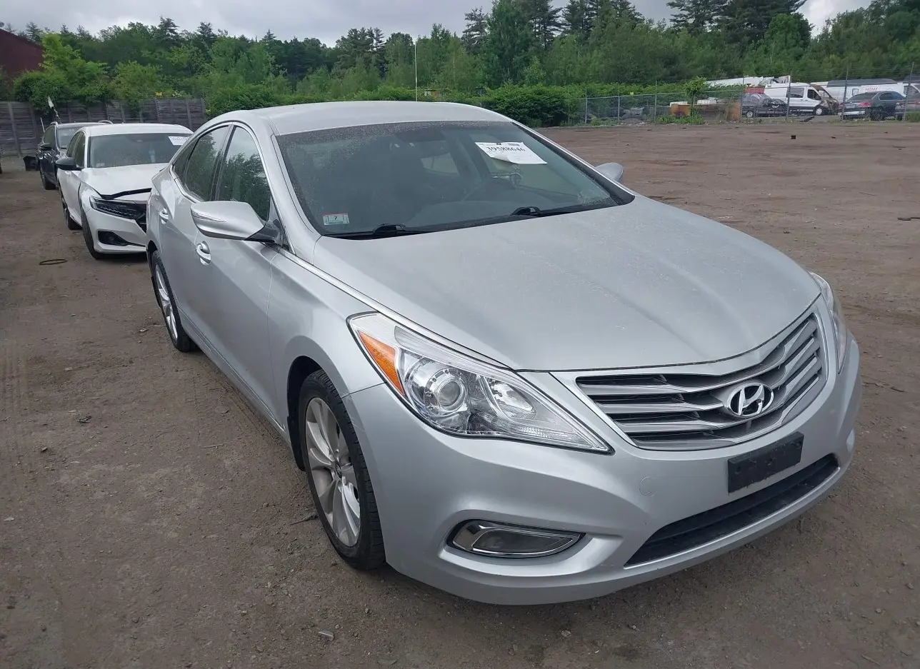 2012 HYUNDAI  - Image 1.