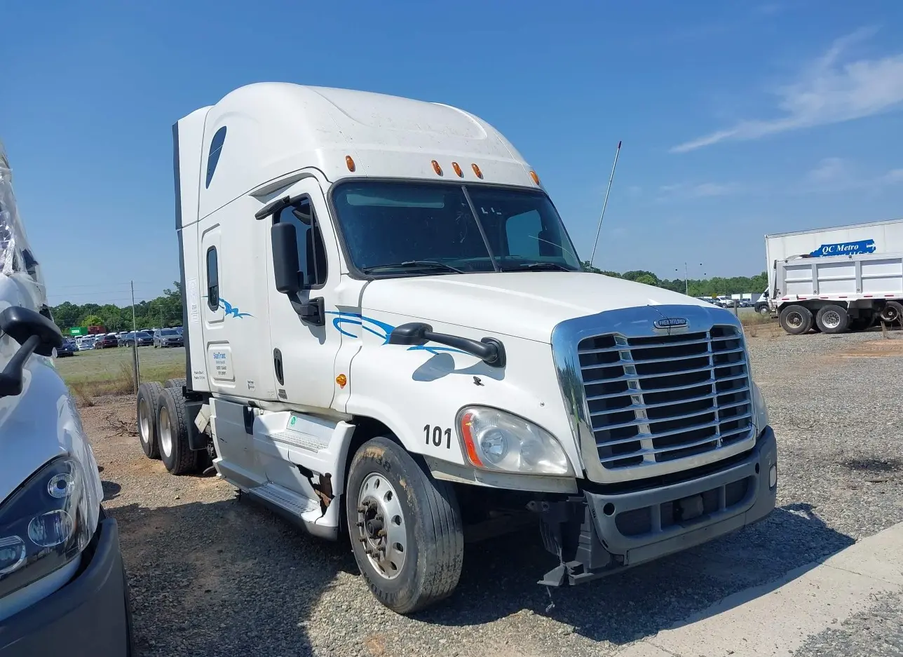 2016 FREIGHTLINER  - Image 1.