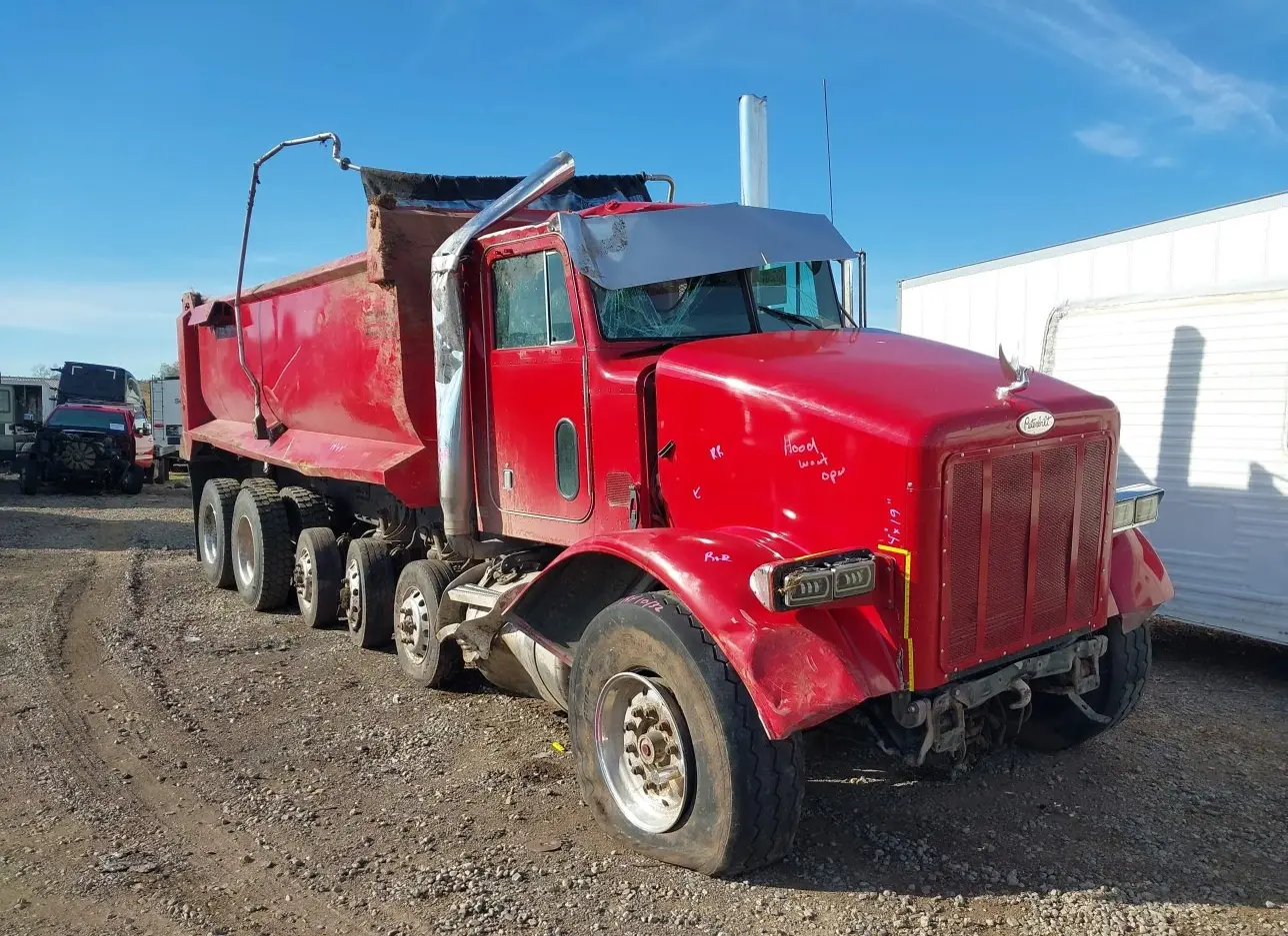 2004 PETERBILT  - Image 1.