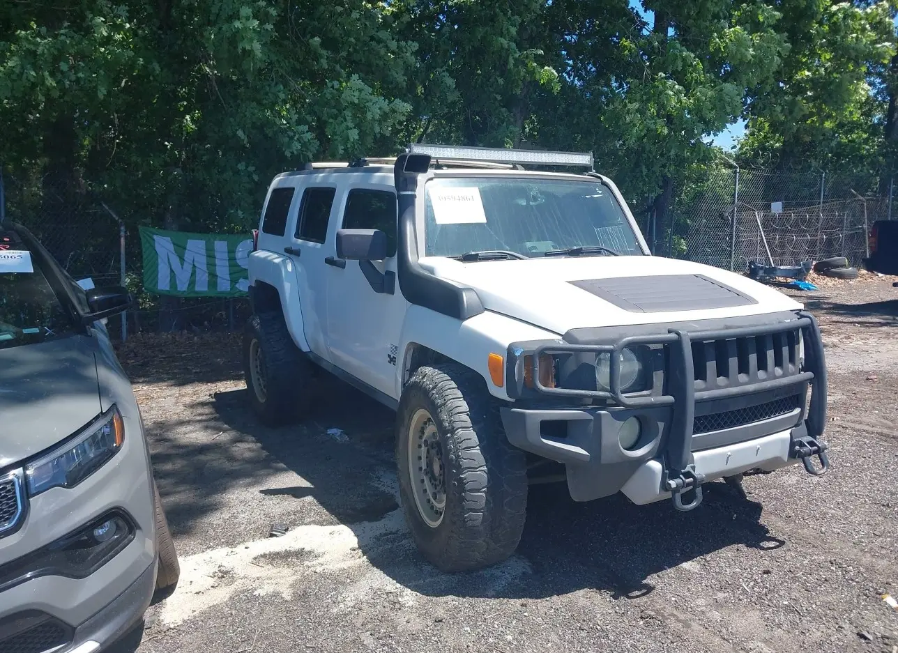 2009 HUMMER  - Image 1.