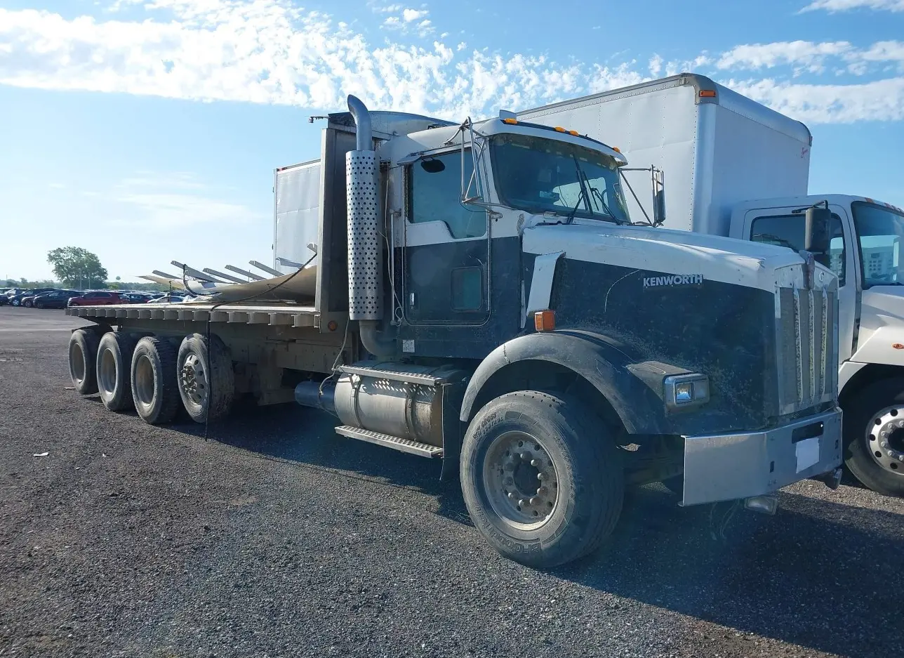 2005 KENWORTH  - Image 1.