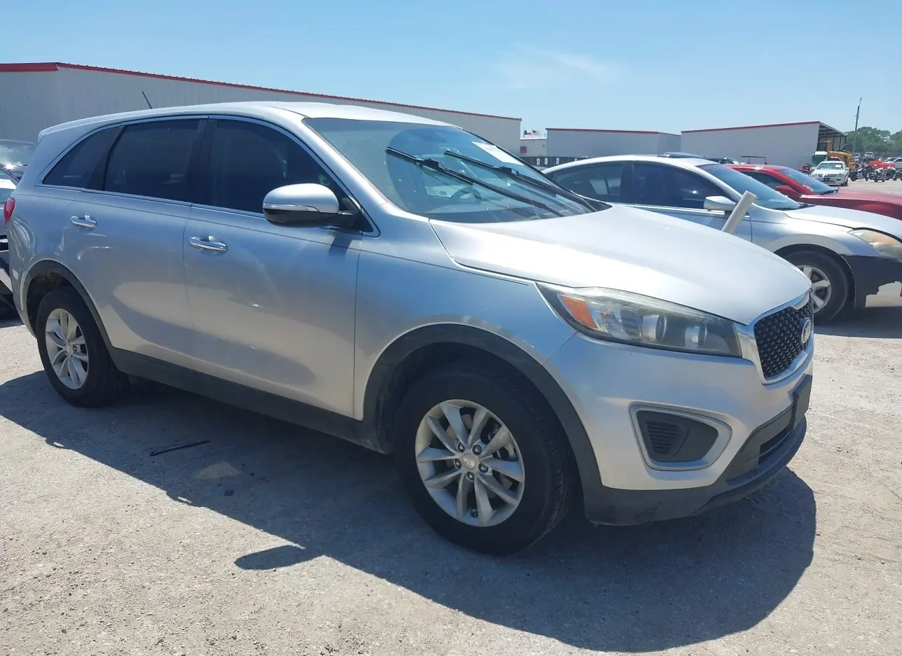 2016 KIA  - Image 1.