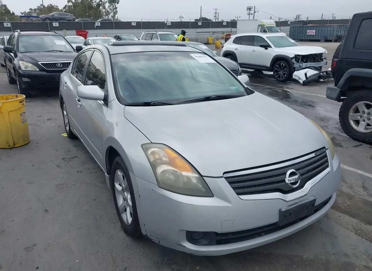 2008 NISSAN  - Image 1.