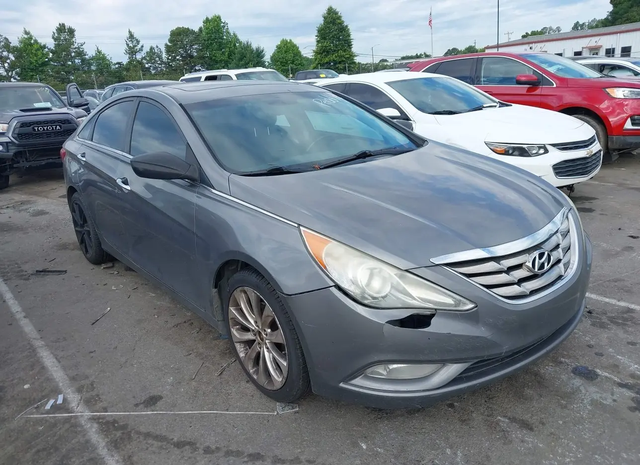 2011 HYUNDAI  - Image 1.