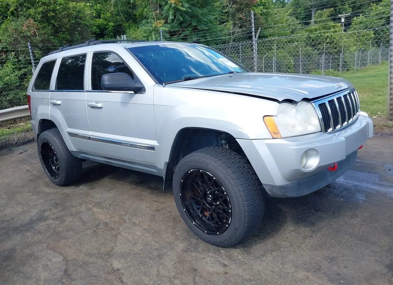 2005 JEEP  - Image 1.