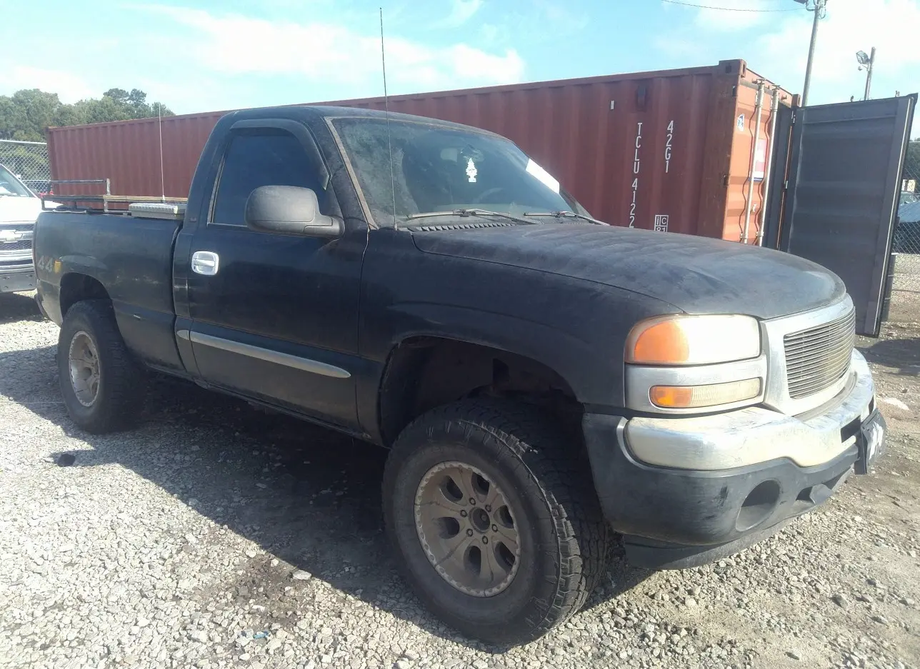 2005 GMC  - Image 1.