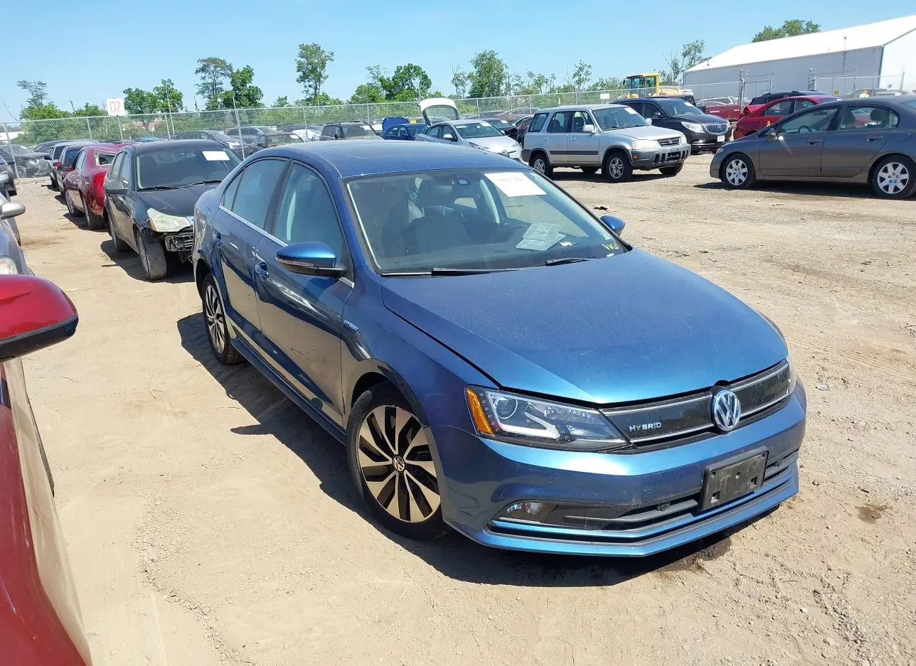 2015 VOLKSWAGEN  - Image 1.