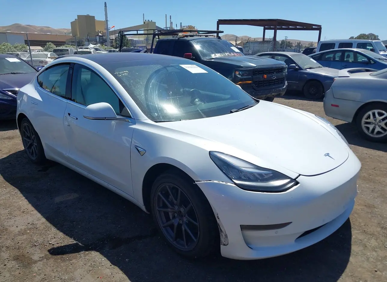 2018 TESLA  - Image 1.