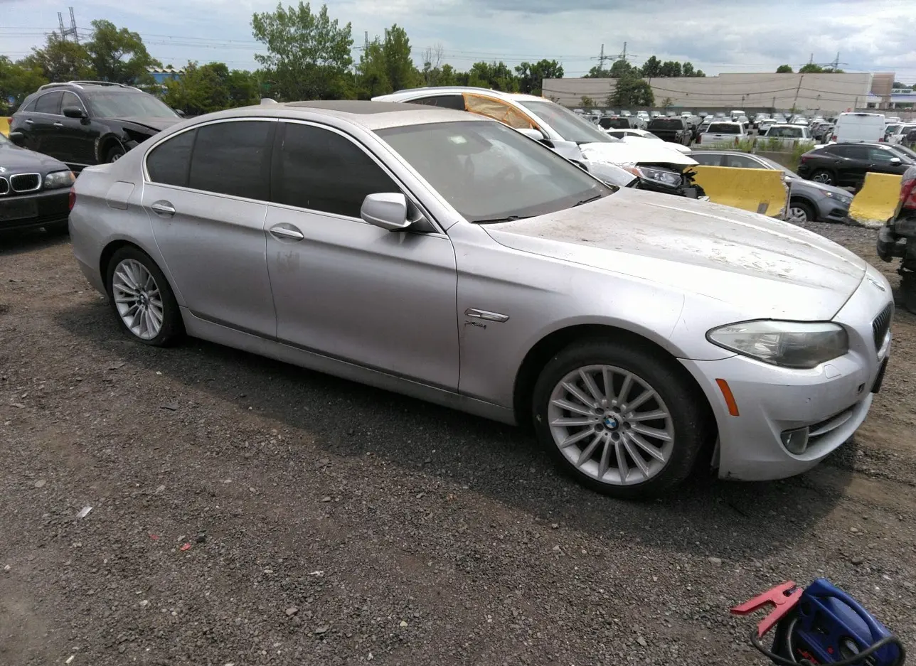 2011 BMW  - Image 1.