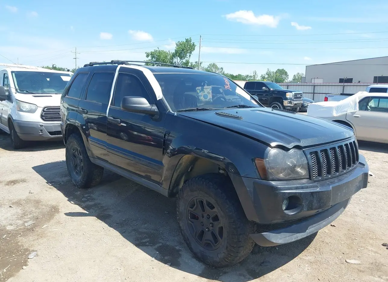 2005 JEEP  - Image 1.