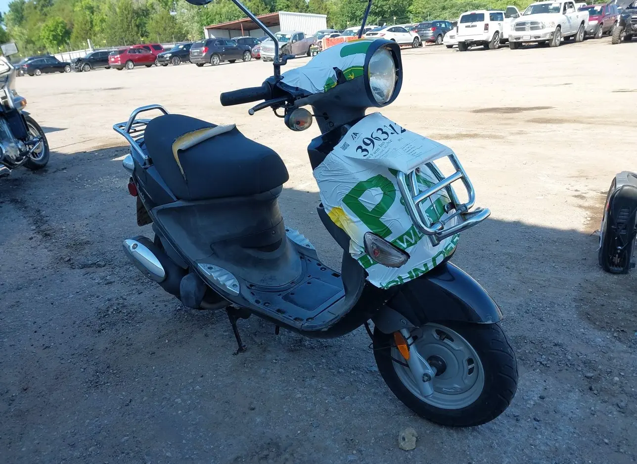 2009 GENUINE SCOOTERS  - Image 1.