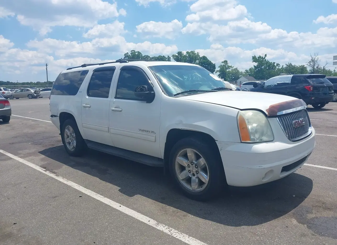 2010 GMC  - Image 1.