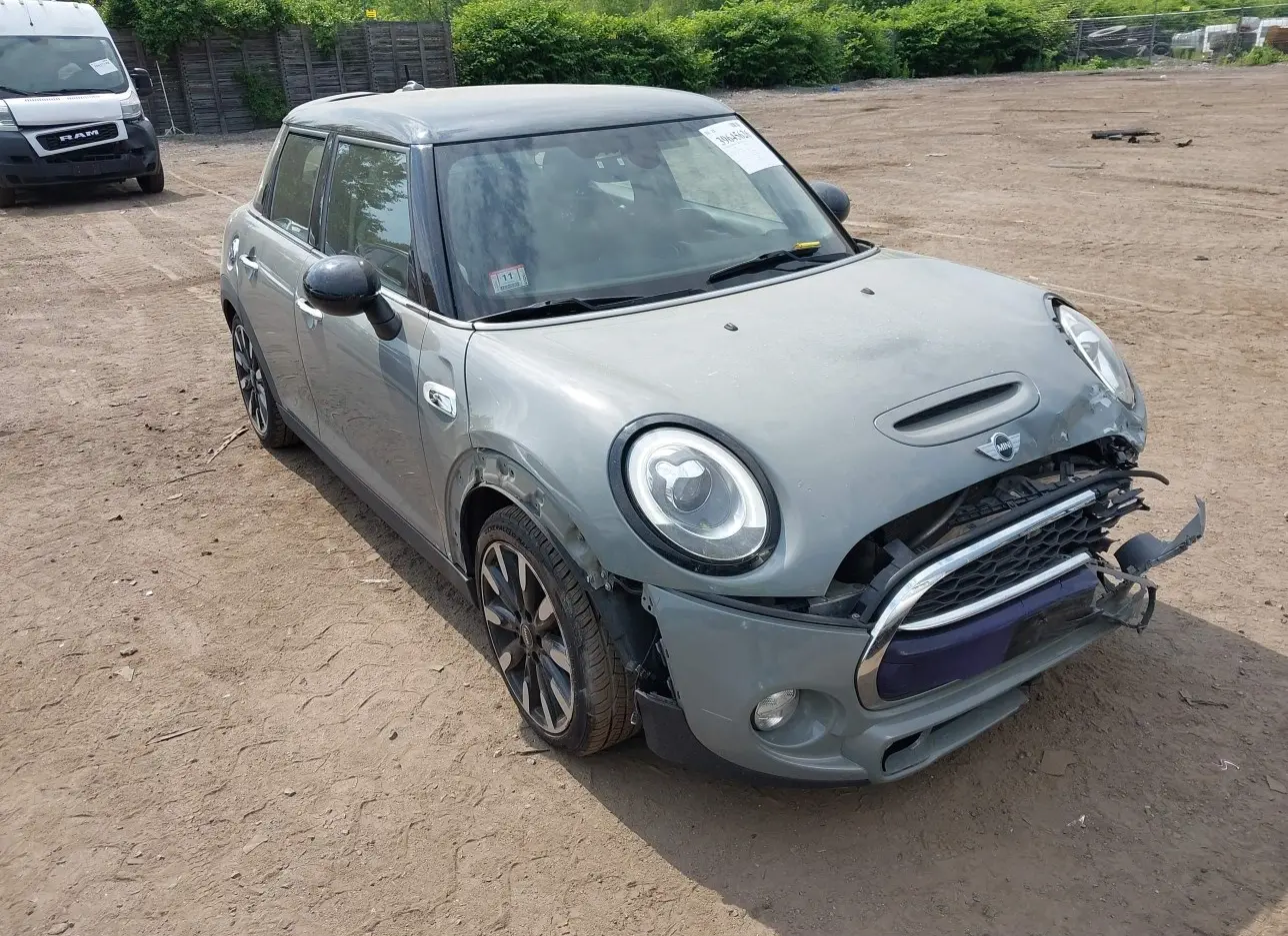 2016 MINI  - Image 1.