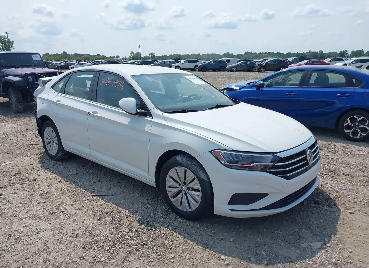 2019 VOLKSWAGEN  - Image 1.