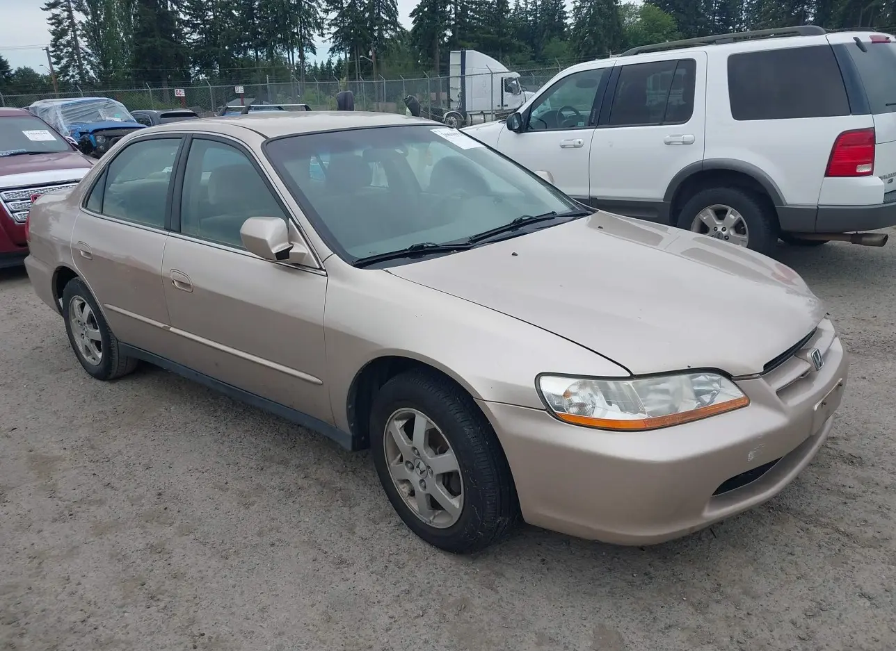 2000 HONDA  - Image 1.