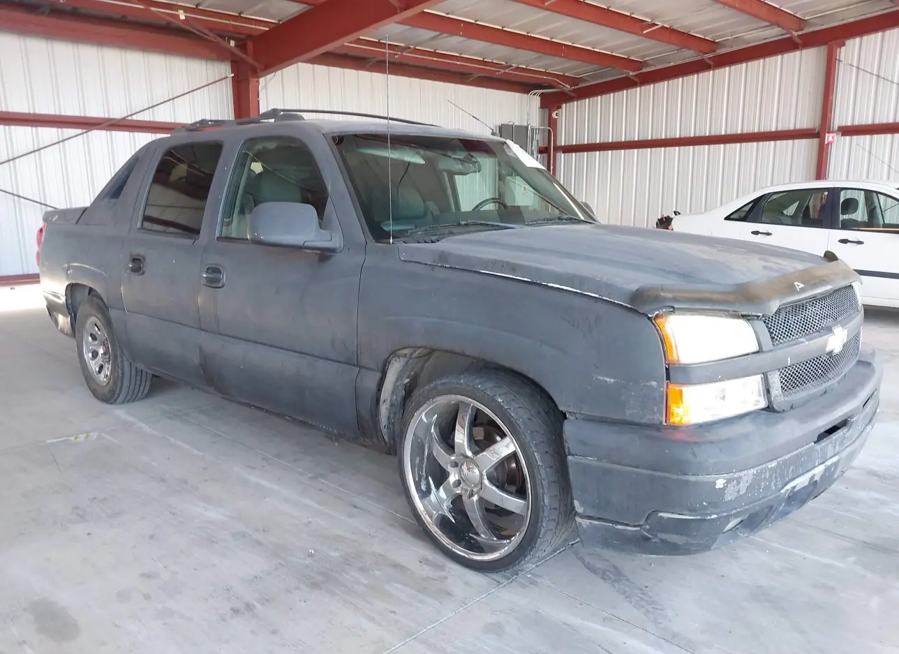 2004 CHEVROLET  - Image 1.