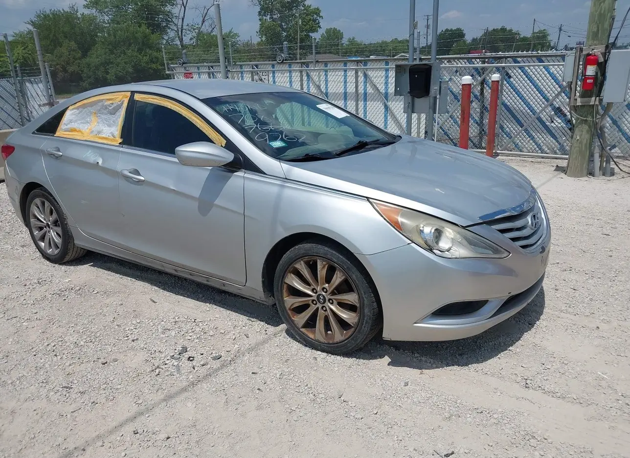 2013 HYUNDAI  - Image 1.