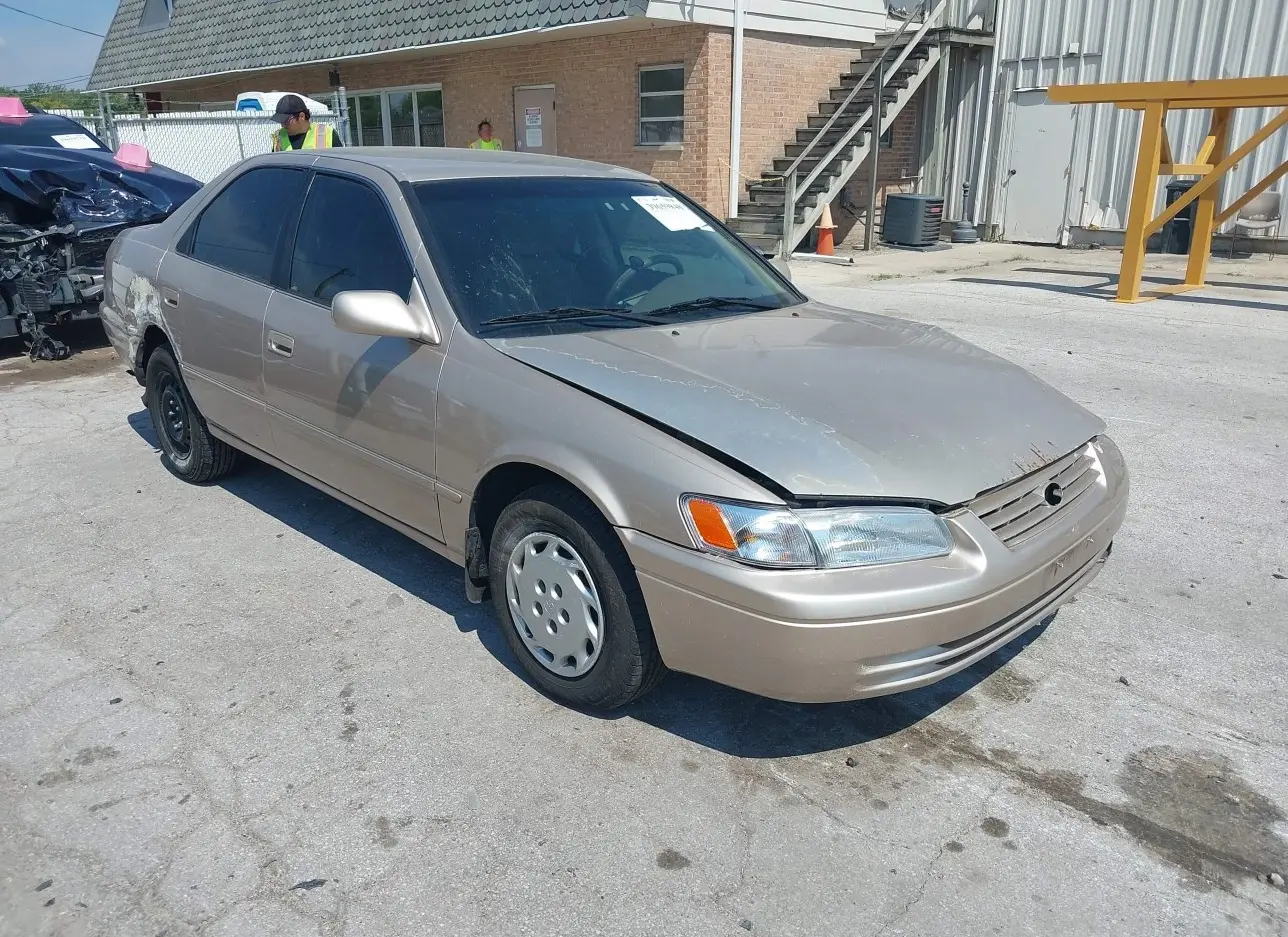 1999 TOYOTA  - Image 1.