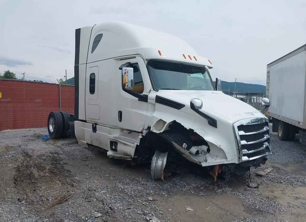 2023 FREIGHTLINER  - Image 1.