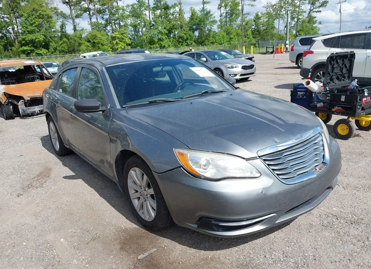 2012 CHRYSLER  - Image 1.